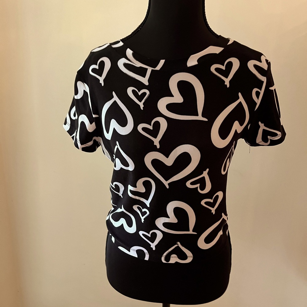 Soft Stretch Heart Patterned Black and White Women's Top..sooo comfy